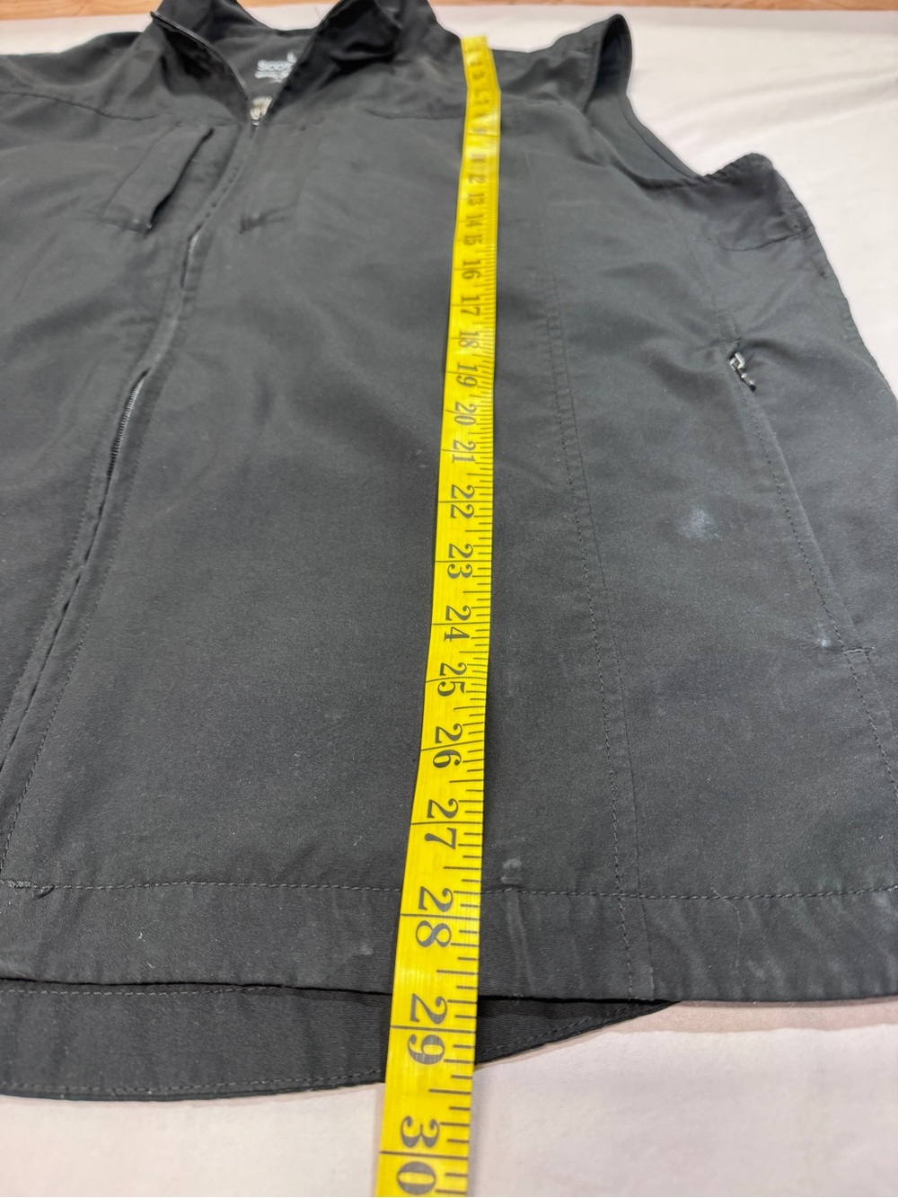 SCOTTeVEST Men's Black Travel Vest - Multiple Secure Pockets - Picture 6 of 13